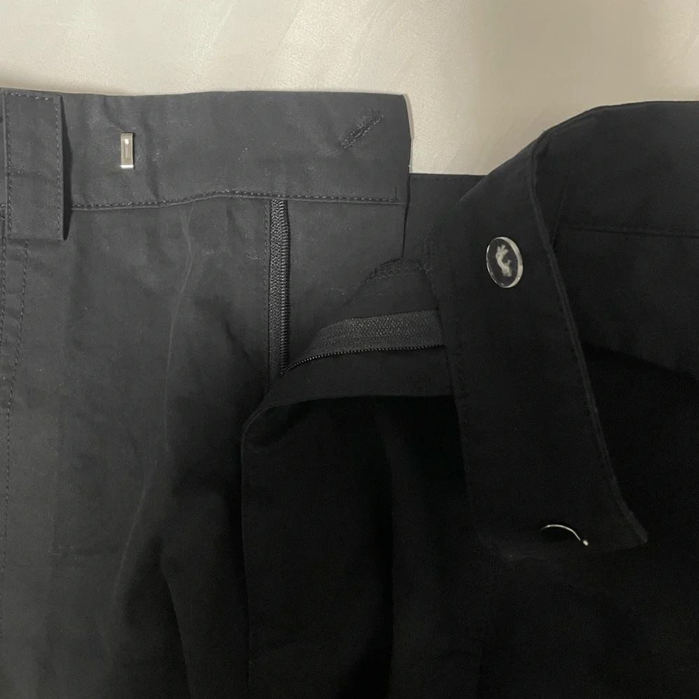 Sans Souci Black Cotton Pleated Mini Skirt. Size Small